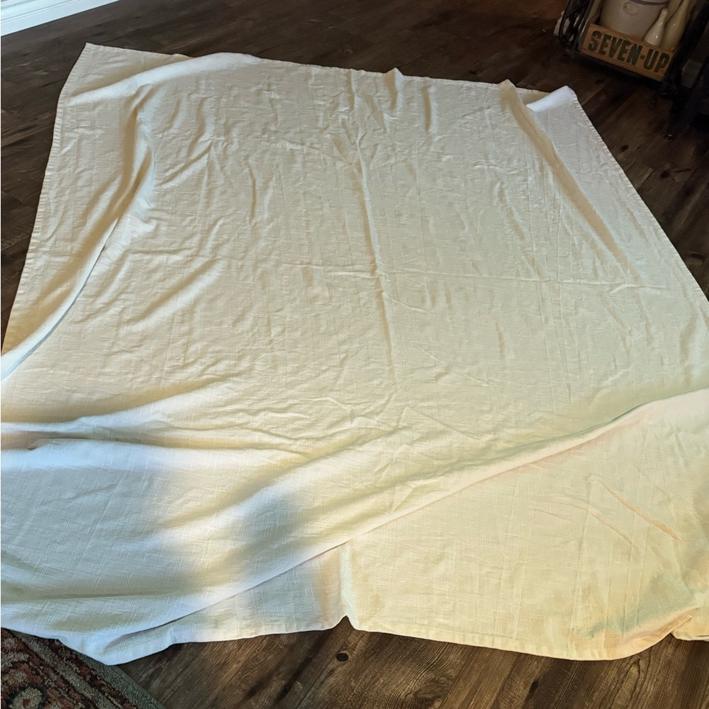 White bedding blanket king size